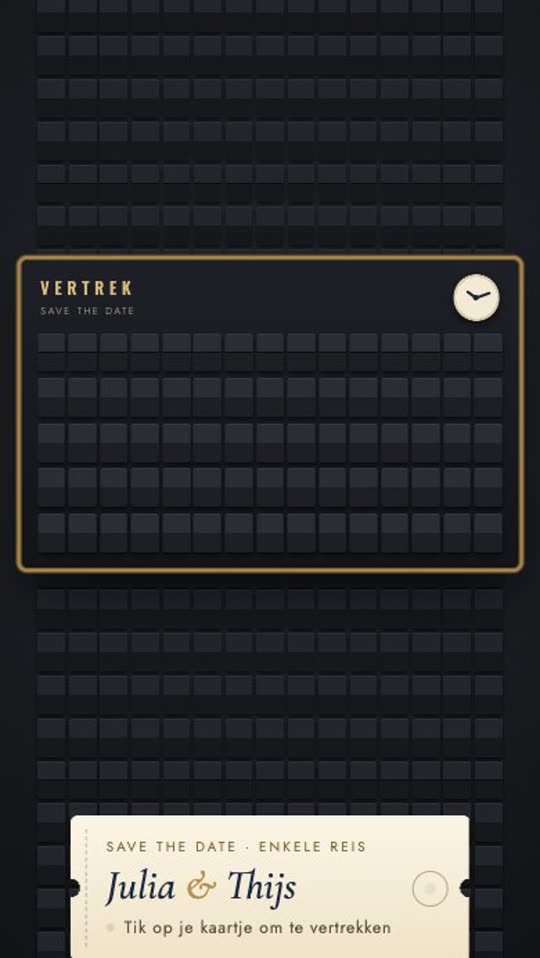 Vertrekbord, save the date met klapbord en trein: vertrekbord met treinkaartje